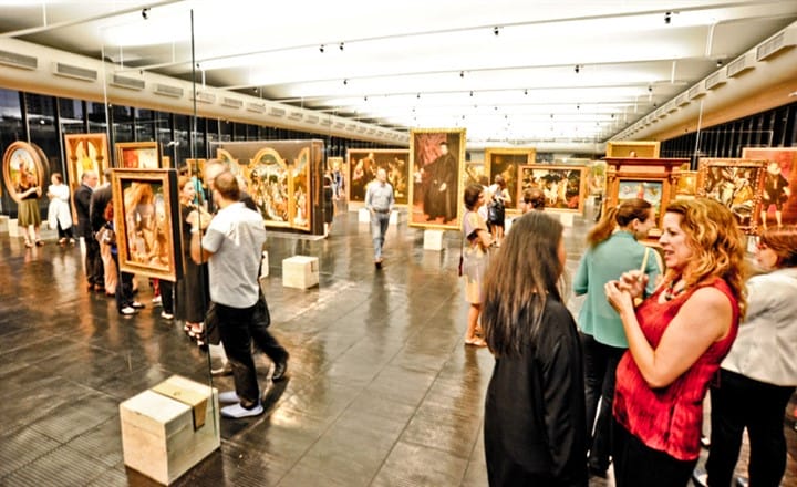 Visitação a exposição no Museu de Arte de São Paulo. Foto: Divulgação.