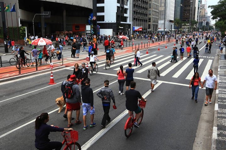 Avenida Paulista aberta no domingo para a população. Foto: Hélvio Romero / Estadão.