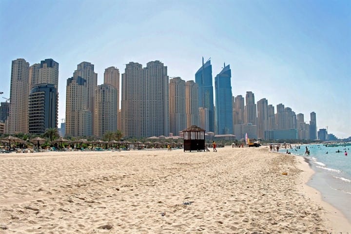 Praia de Jumeirah, Dubai. © Wikimedia Commons.