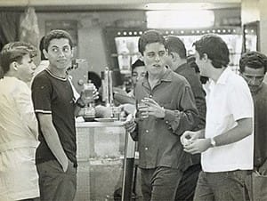 Paulinho da Viola e Chico Buarque nos 70. Imagem: Pinterest.