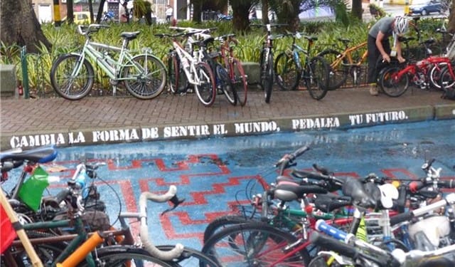 Estacionamento de bikes no Fórum, em Medellín, 2015. Foto: Youriê César / Mobilize.