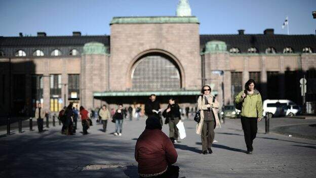 Autoridades finlandesas oferecem habitação permanente aos sem-teto. Foto: AFP.
