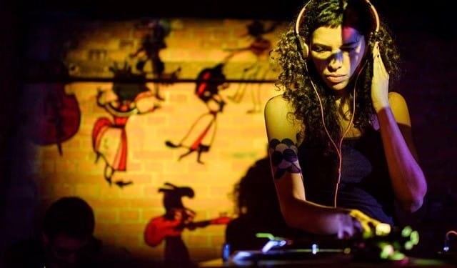 A DJ Gabriela Ubaldo. Foto: Divulgação.
