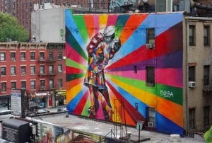 Mural “O Beijo”, pintada por Kobra no High Line, em Nova York. Foto: Arquivo Pessoal de Eduardo Kobra / Divulgação.