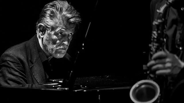 Alexander von Schlippenbach, figura de importância crucial nos meios do jazz e da música europeia ao longo das últimas três décadas. Foto: Micke Keysendal.