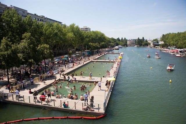 Depois de organizar vários “mergulhos” (piscinas efêmeras às margens do Sena) nos últimos anos, hoje alcançamos um dos nossos principais objetivos”, afirma Célia Blauel. Foto: Prefeitura de Paris.