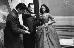 Alain Delon, Luchino Visconti e Claudia Cardinale no set de O Leopardo, 1963.