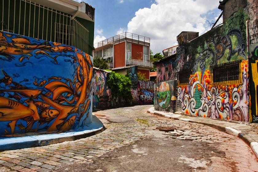 Grafite no Beco do Batman na Vila Madalena. Foto: Pinterest / Reprodução.