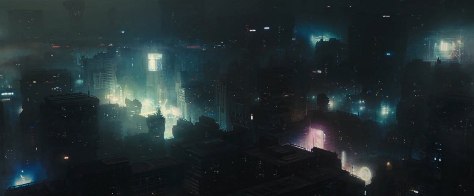 Não há muita especificidade na arquitetura de Los Angeles no Blade Runner 2049. Imagem © 2017 Warner Bros. Entertainment Inc. 