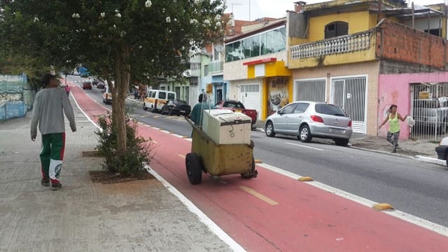 A presença de ciclovias também faz com que a cidade seja mais acessível e inclusiva. Foto: Cidade Ativa..