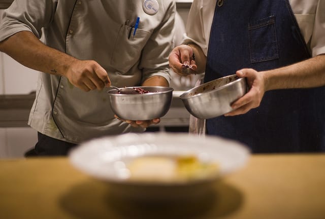 Refettorio Gastromotiva, servirá jantar para 90 pessoas em situação de vulnerabilidade social. Foto: Coletivo Clap.