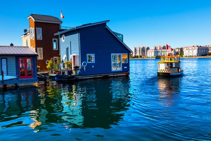 Comunidade de casas flutuantes em Victoria, na Columbia Britânica do Canadá. Foto: Shutterstock.