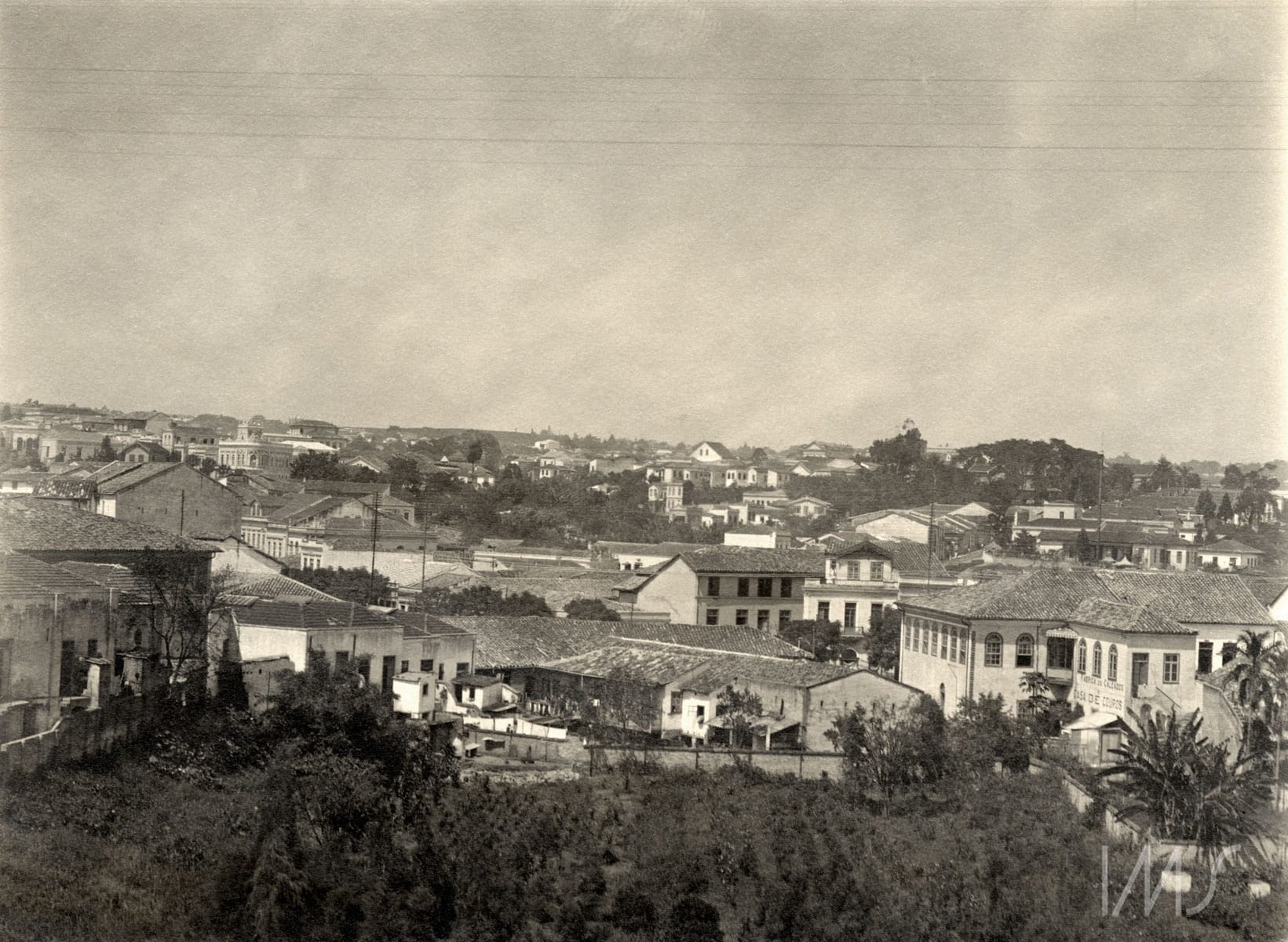 Vale do Anhangabaú e bairro da Bela Vista, a partir do Viaduto do Chá, c.1911. Foto: Vincenzo Pastore / Acervo IMS. 
