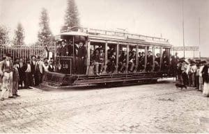 Viagem inaugural da linha do Bom Retiro, em 1900: de monopólio a sucata. Foto: Reprodução.