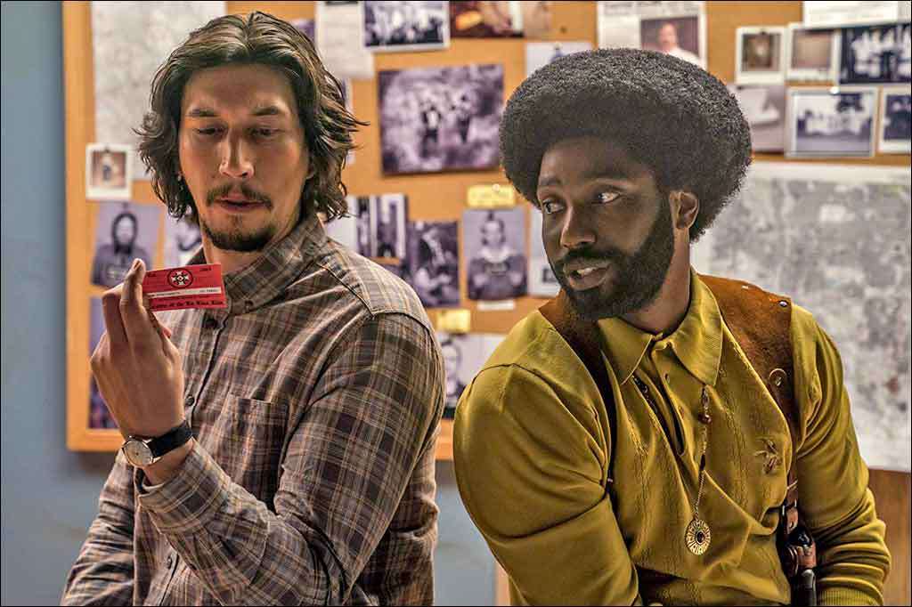 Os atores Adam Driver e John David Washington em cena de Infiltrados na Klan, filme de Spike Lee sobre o racismo nos EUA. Foto: Divulgação)