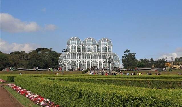 O Jardim Botânico é uma das atrações de belezas naturais de Curitiba. Foto: Wikipedia Commons.