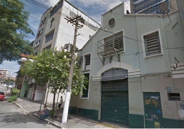 Antigo galpão transformado em teatro foi tombado na Liberdade. Foto: Google Street View/Reprodução / Estadão