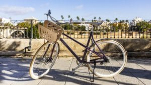 A economia circular também está na mobilidade, com bicicletas feitas de resíduos descartáveis. Foto: Divulgação.