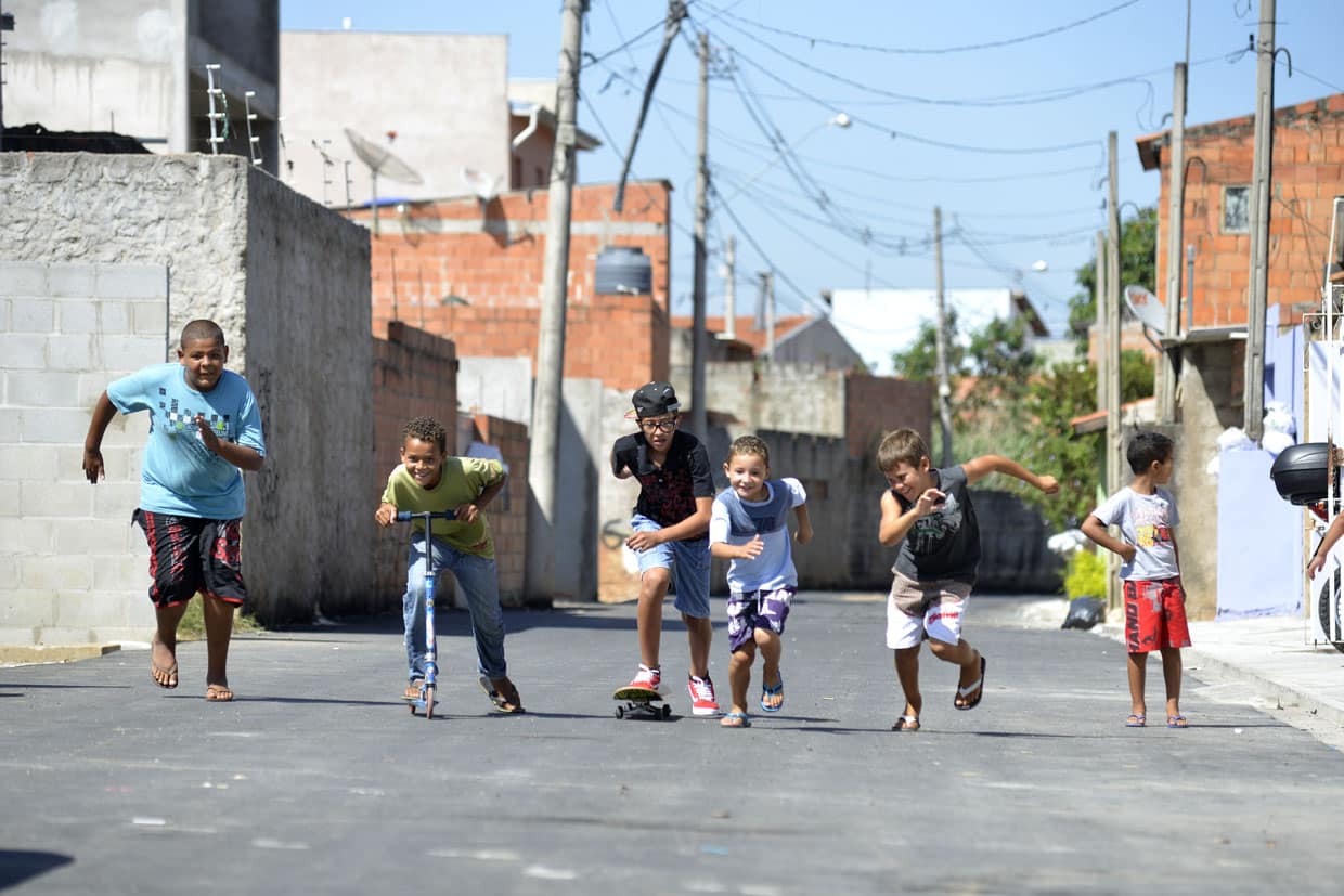 Crianças ocupam a rua em M'Boi Mirim, zona sul de São Paulo. Foto: SMC.