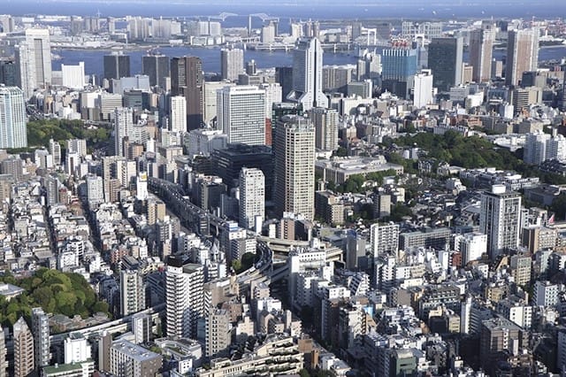 Tóquio permite que o mercado habitacional atenda quantitativamente e qualitativamente a demanda por unidades de todos os tipos. Foto: Caos Planejado.