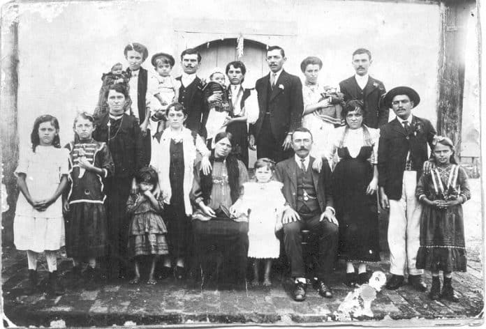 Imigrantes italianos em São Paulo no início do século XX. Foto: Luiz Andreon e Regina Campolongo.