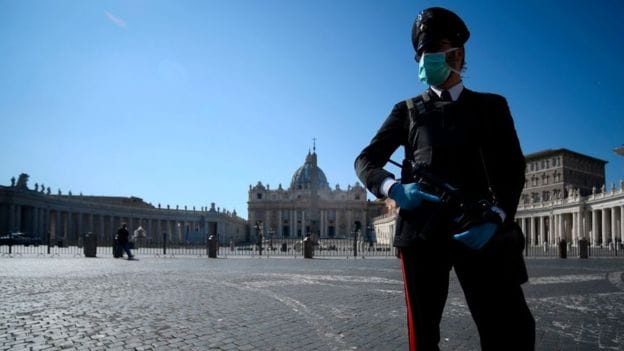 A Itália, que registra o maior número de vítimas fatais da covid-19, está em quarentena total desde o dia 9 de março. Foto: Getty Images.