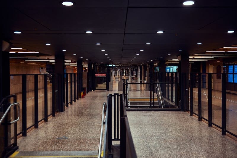 Metrô de Nova York, sábado, dia 14 de março, às 16h. Foto: Alan Greig/Flickr.