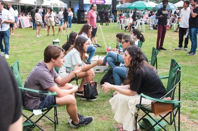 No evento, um espaço para conexões pessoais com os especialistas dos Sidewalk Talk - Conversas na Calçada. Foto: Divulgação.
