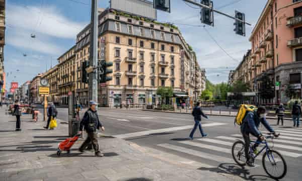 A região do Corso Buenos Aires no centro de Milão. Photograph: Carlo Cozzoli / REX / Shutterstock.