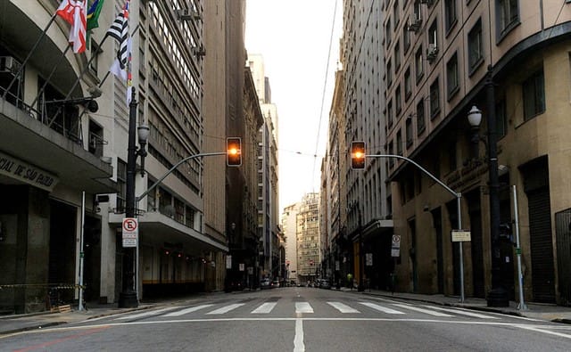 Rua vazia no centro de São Paulo. Foto: Estadão Conteúdo.