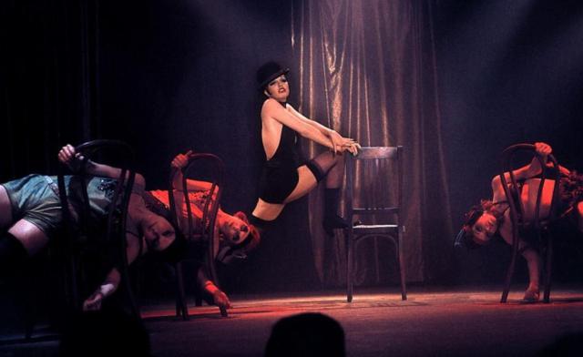 Liza Minnelli vive a cantora e dançarina Sally Bowles no filme Cabaret (Bob Fosse, 1972). Foto: Divulgação.