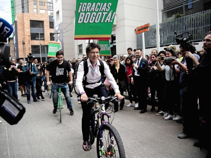 Com a prefeita Cláudia Lopez, a capital colombiana agora abre espaço para os ciclistas. Foto: EFE.