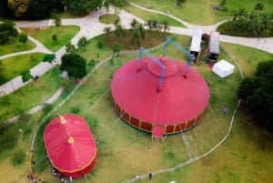 Vista aérea das lona do Circo Zanni agora em seu lugar permanente. Foto: Dezola / Divulgação.
