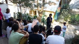 Estudantes participam de atividade no espaço público do Jardim Maringá. Foto: Divulgação