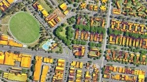 Por meio de imagens de satélite, a ferramenta também apontará quais telhados são adequados para gerar energia solar. Foto: Google / Divulgação.
