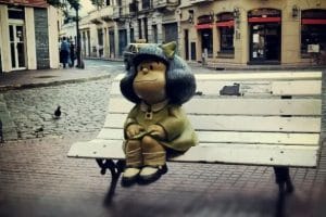 A estátua de Mafalda em San Telmo, bairro de Buenos Aires. Foto: Mente Argentina.