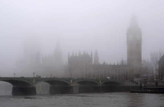 O Nevoeiro de 1952, conhecido também como Big Smoke encobriu a cidade de Londres entre os dias 5 e 9 de dezembro. Foto: Getty Images. 