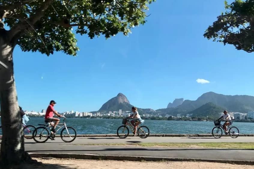 Ciclistas se exercitam na Lagoa Rodrigo de Freitas. Foto: Káthia Mello/G1.