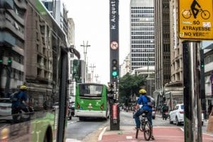 Percentual de participantes da pesquisa que relataram redução no uso do transporte coletivo chegou a 82% em São Paulo. Foto: Alf Ribeiro / Shutterstock.